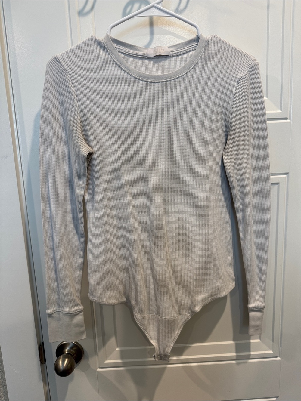 nuuds Long-Sleeve Ribbed Bodysuit in light gray